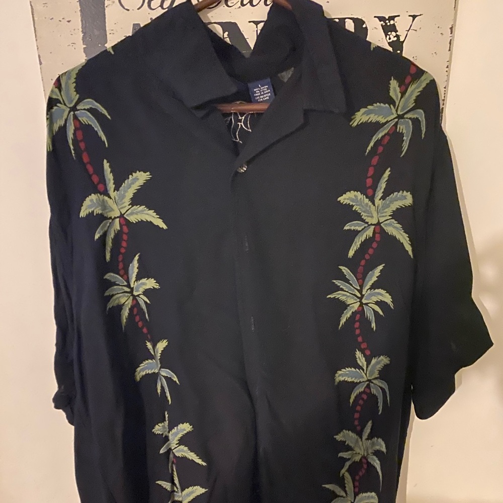 Cherokee Hawaiian men’s floral shirt